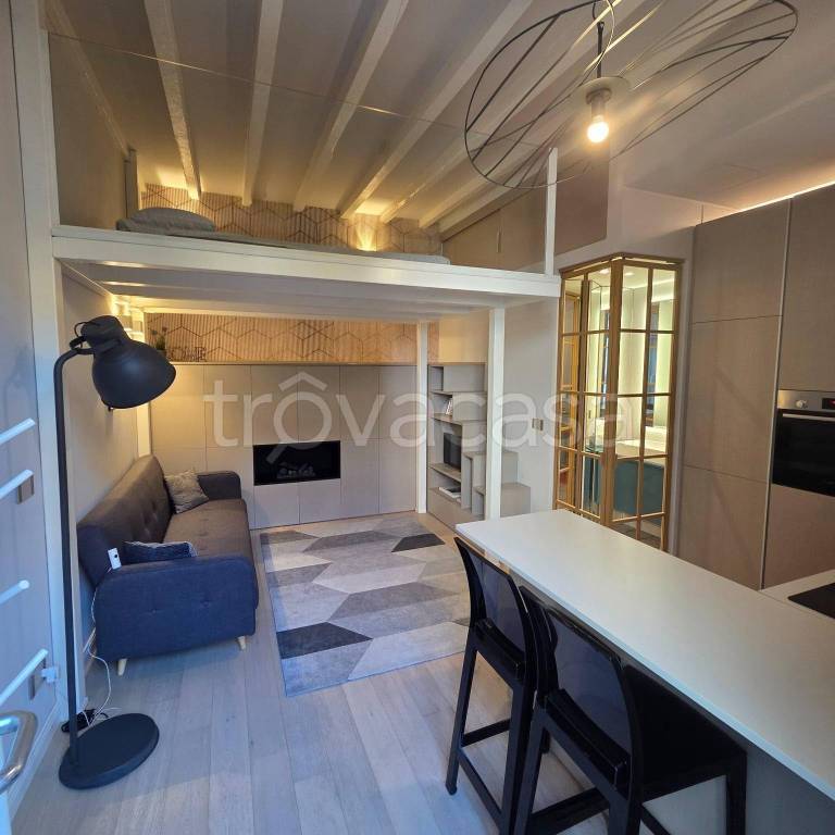 appartamento in vendita a Milano in zona Isola