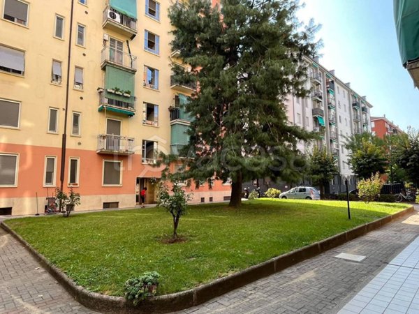 appartamento in vendita a Milano in zona Prato Centenaro