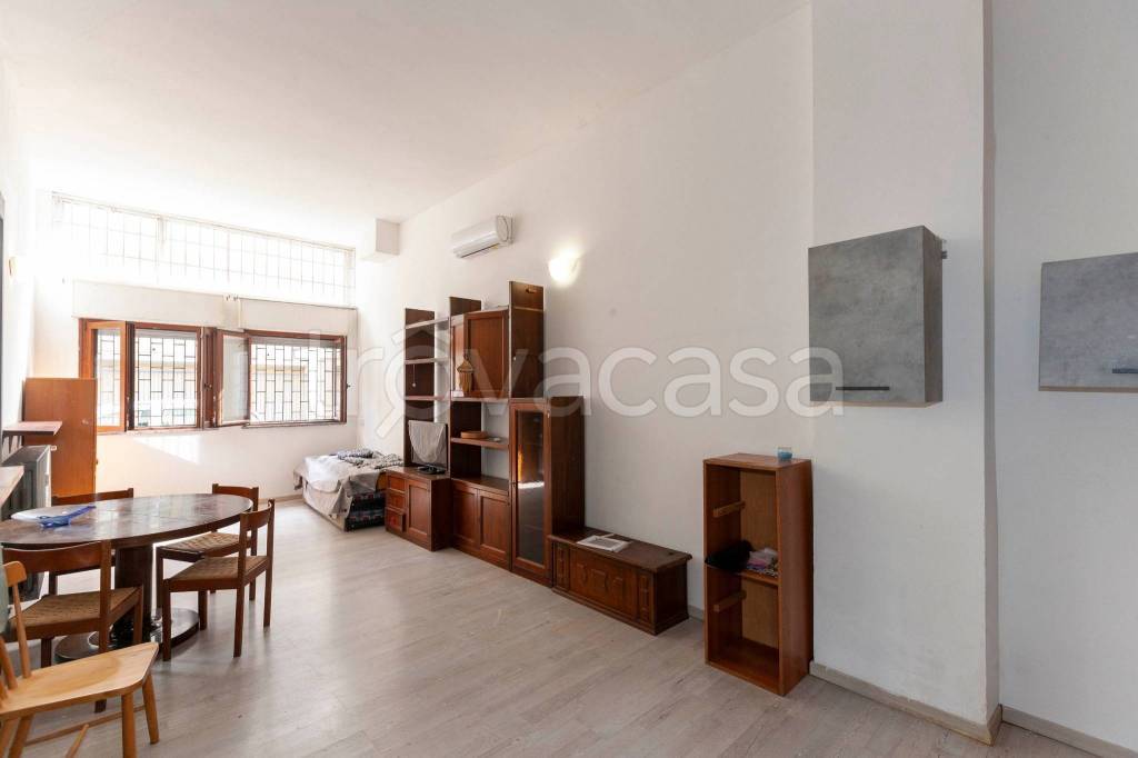 appartamento in vendita a Milano in zona Chiesa Rossa