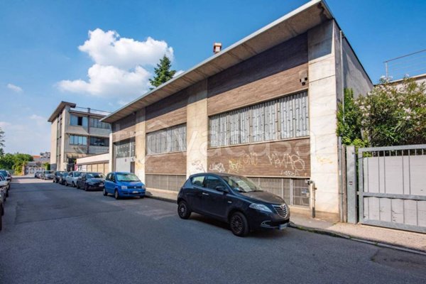 locale commerciale in vendita a Milano in zona Gorla