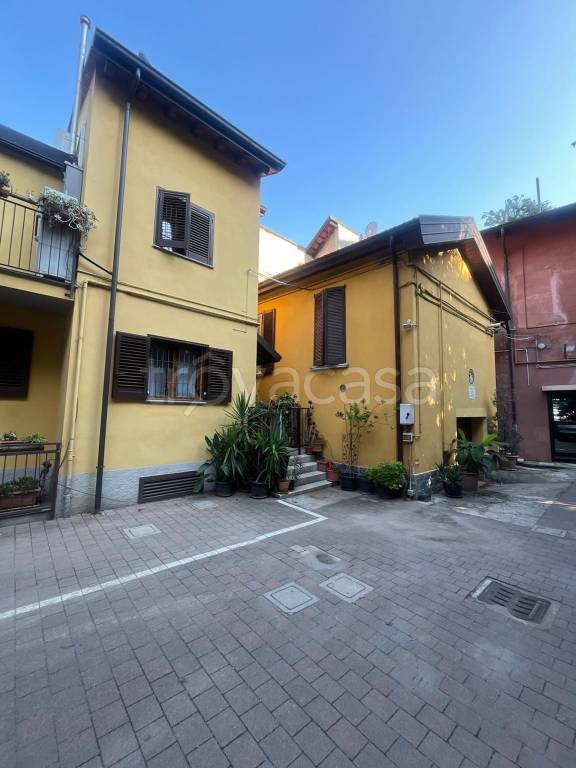 appartamento in vendita a Milano in zona Forlanini