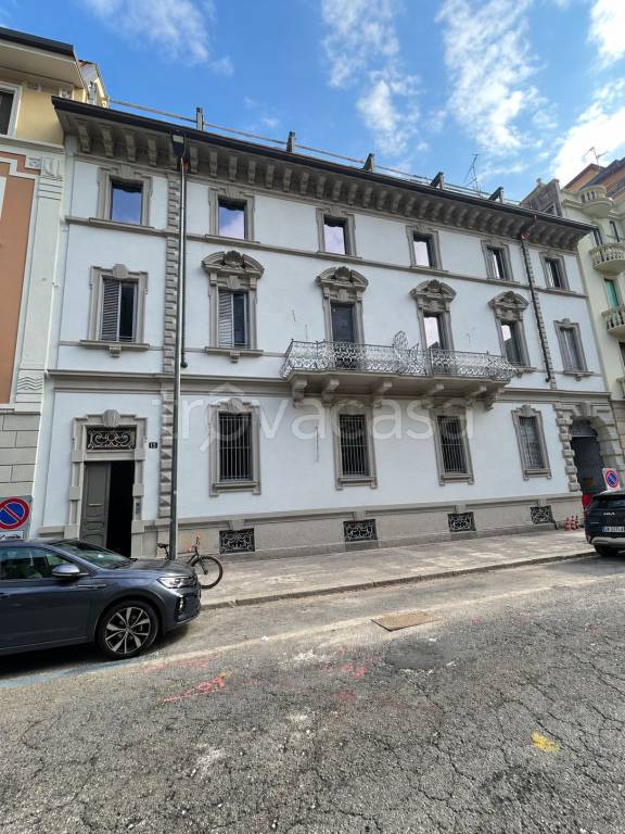 appartamento in vendita a Milano in zona Loreto