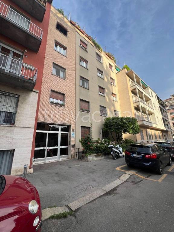 appartamento in vendita a Milano in zona De Angeli
