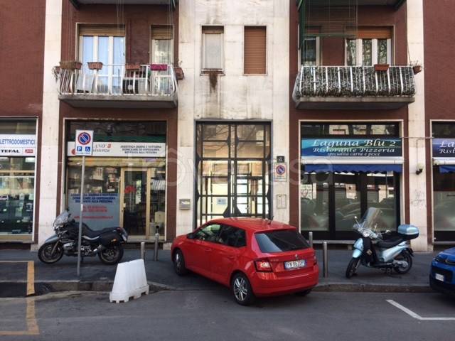 box auto in vendita a Milano in zona Lorenteggio