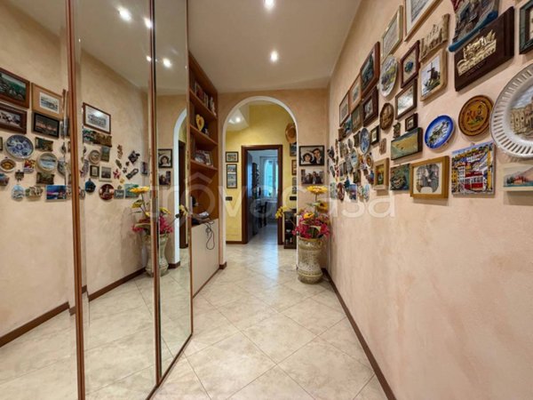 appartamento in vendita a Milano in zona Lorenteggio