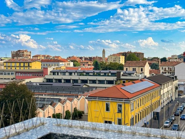 appartamento in vendita a Milano in zona Vigentino