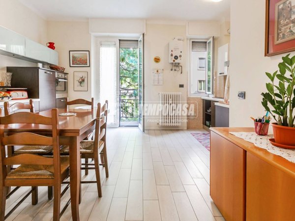 appartamento in vendita a Milano in zona Segnano