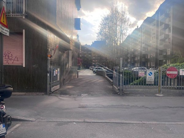box auto in vendita a Milano in zona Bande Nere