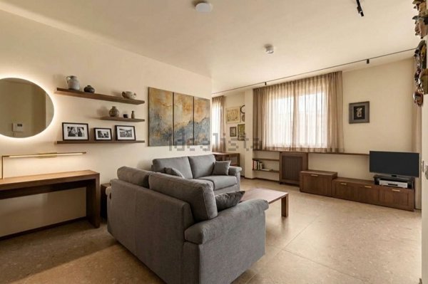 appartamento in vendita a Milano in zona Vigentino