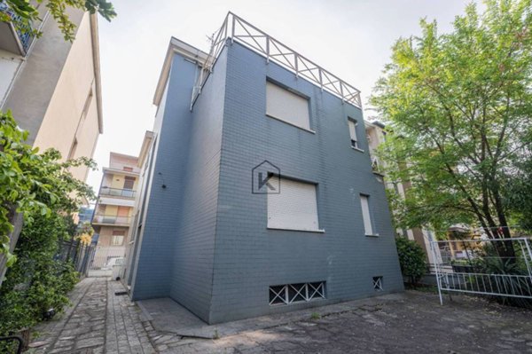 casa indipendente in vendita a Milano in zona Precotto