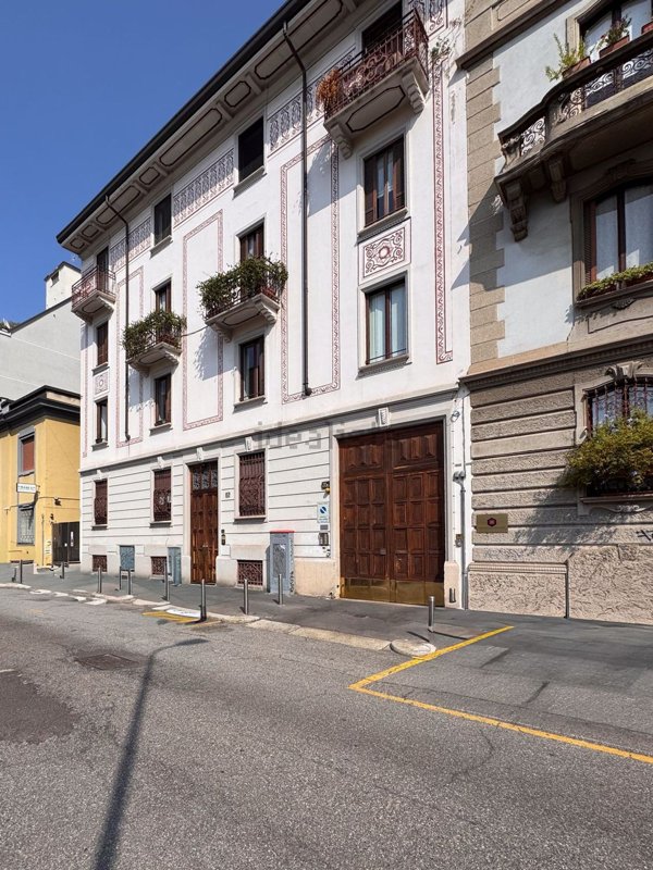 appartamento in vendita a Milano in zona Cinque Giornate