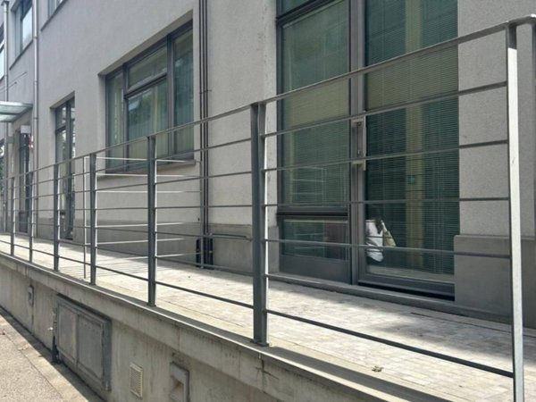 ufficio in vendita a Milano in zona Barona
