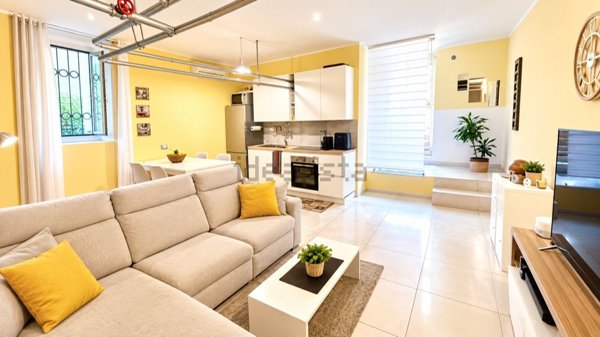 appartamento in vendita a Milano in zona Vigentino