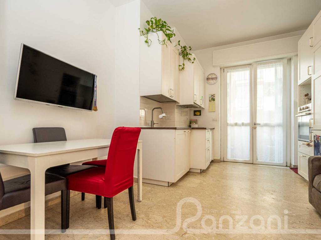 appartamento in vendita a Milano in zona Baggio