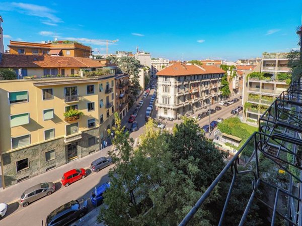 appartamento in vendita a Milano in zona Porta Magenta