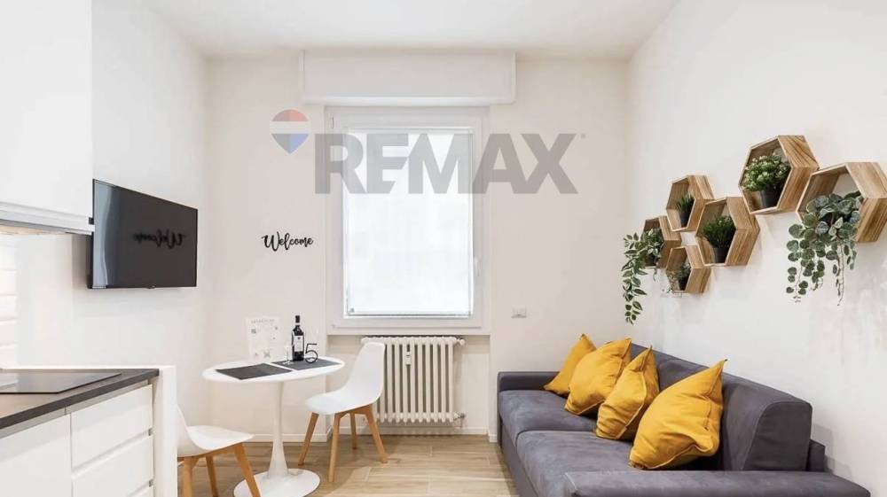 appartamento in vendita a Milano in zona Lorenteggio