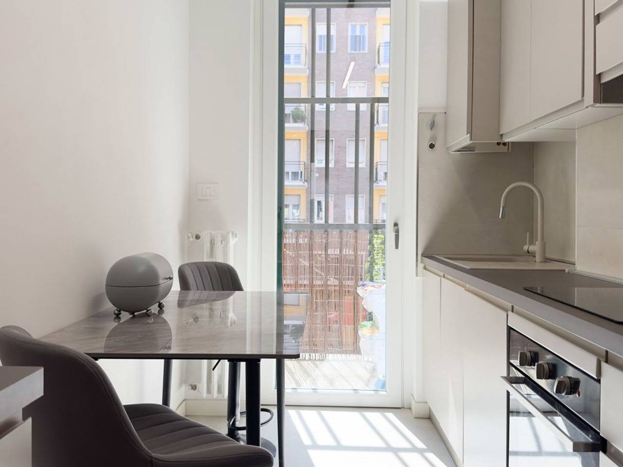 appartamento in vendita a Milano in zona Morivione