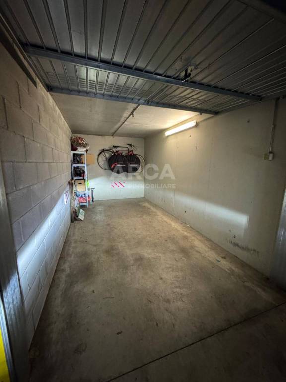 box auto in vendita a Milano in zona Porta Tenaglia
