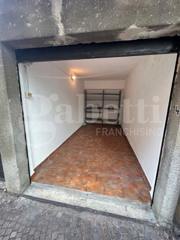 box auto in vendita a Milano in zona Bande Nere