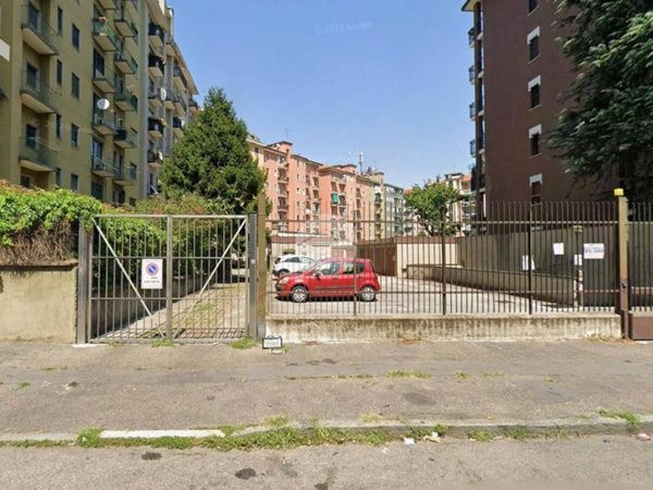 box auto in vendita a Milano in zona San Siro