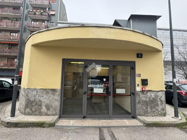 box auto in vendita a Milano in zona Rembrandt