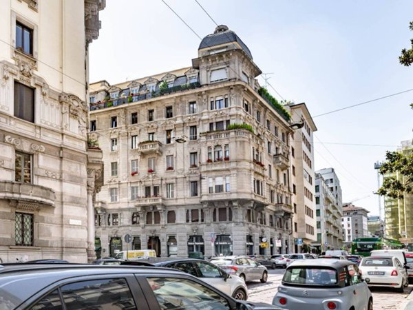 ufficio in vendita a Milano in zona Guastalla