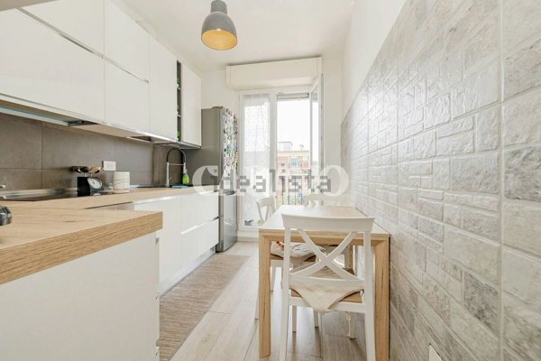 appartamento in vendita a Milano in zona Quartiere degli Olmi