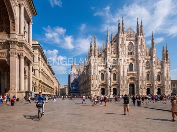ufficio in vendita a Milano in zona Centro Storico