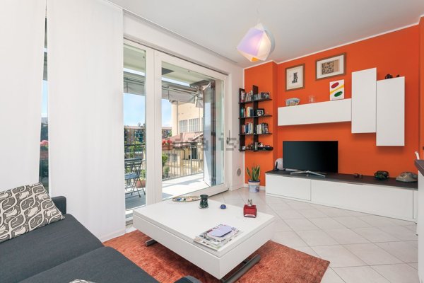 appartamento in vendita a Milano in zona Lorenteggio