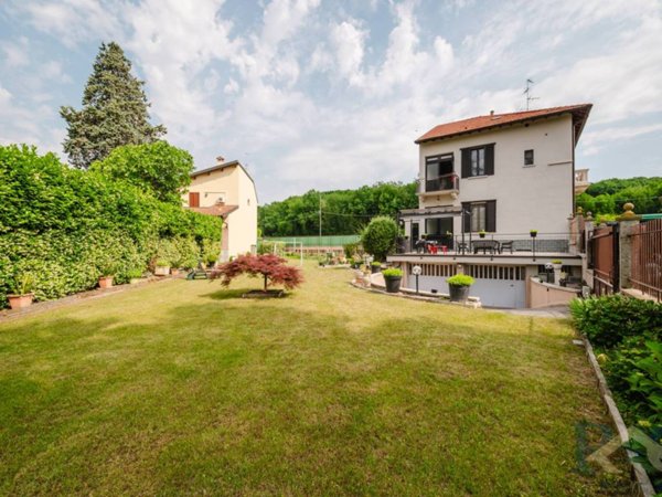 appartamento in vendita a Milano in zona Baggio