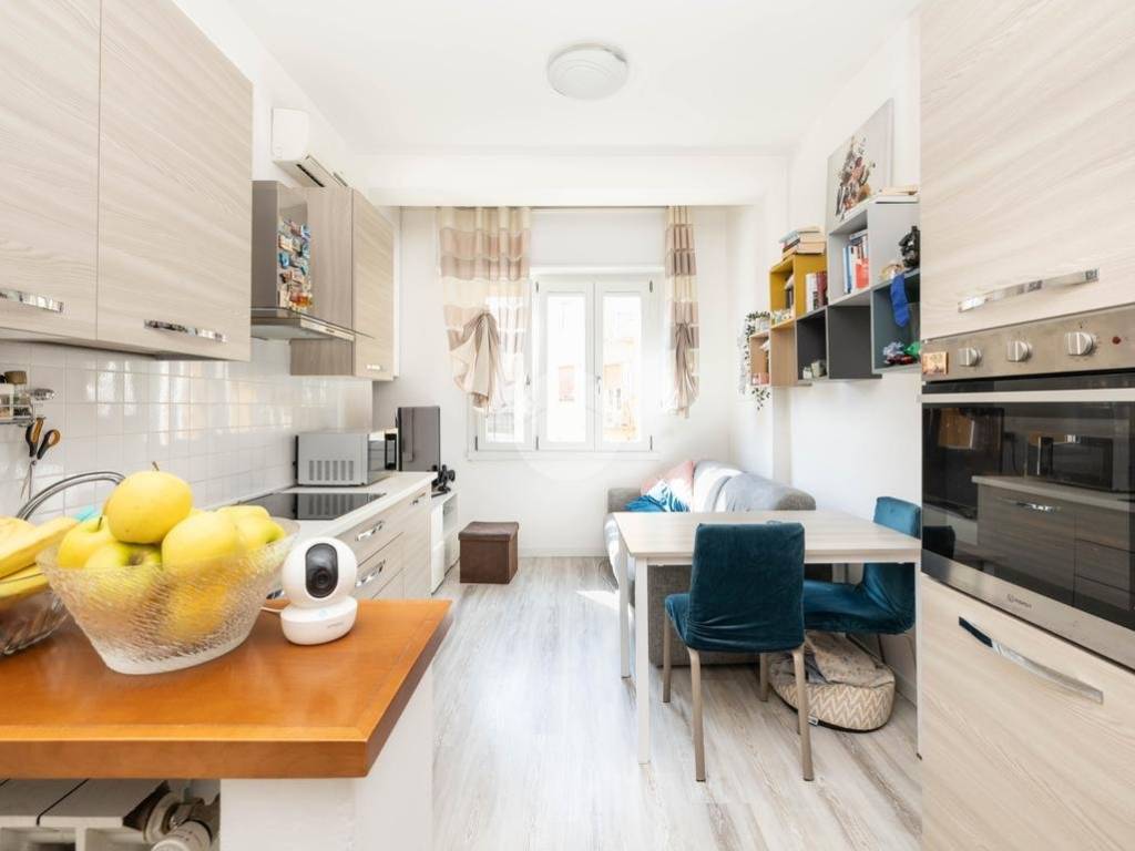 appartamento in vendita a Milano in zona Piazzale Lodi