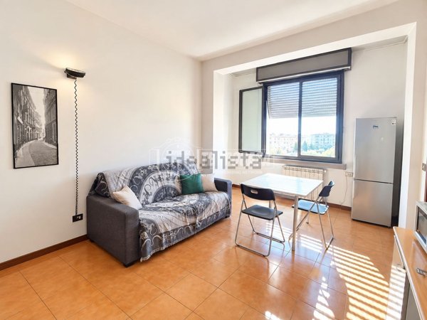 appartamento in vendita a Milano in zona Lorenteggio