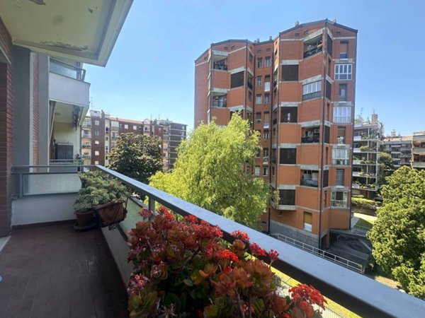 appartamento in vendita a Milano in zona Bande Nere