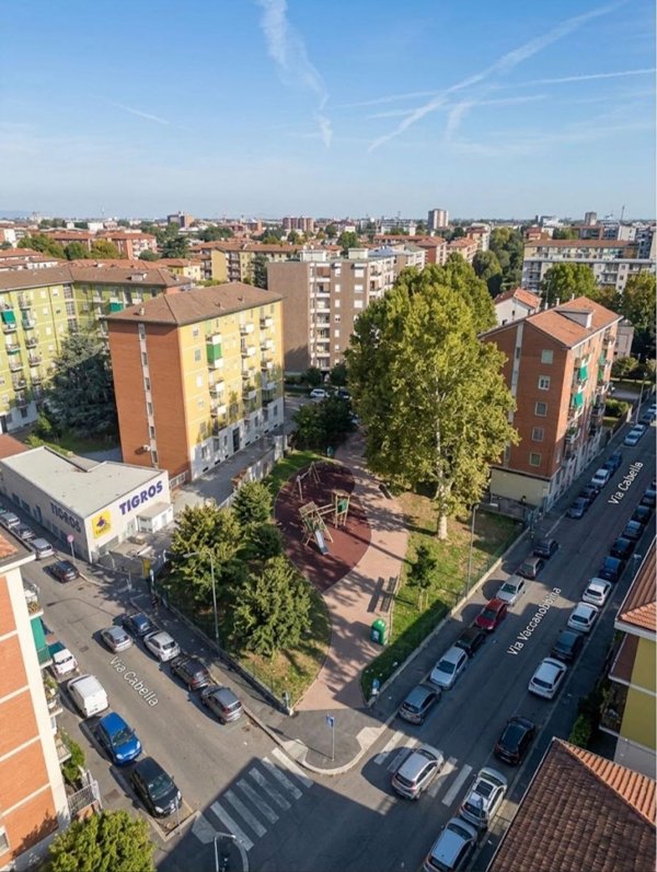 appartamento in vendita a Milano in zona Baggio