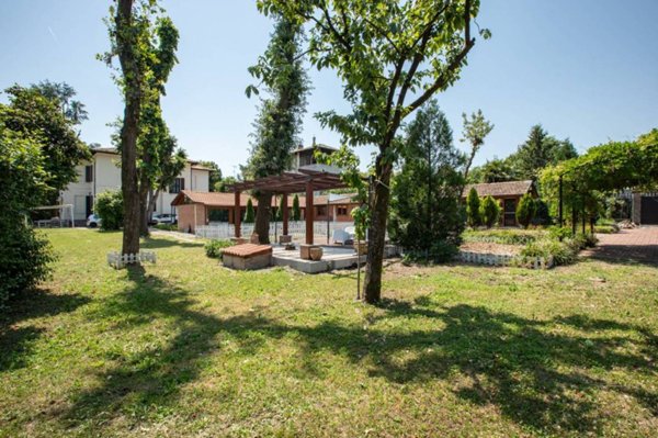 casa indipendente in vendita a Milano in zona San Cristoforo