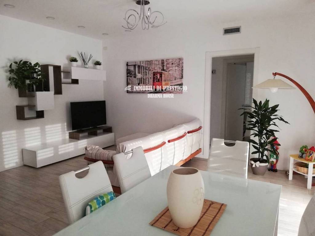 appartamento in vendita a Milano in zona Molino Dorino