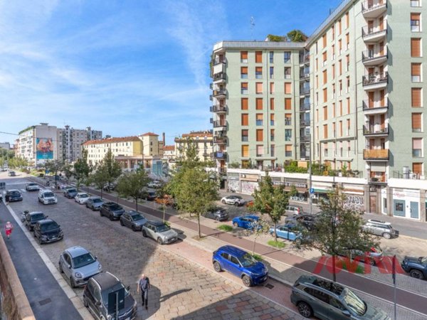 appartamento in vendita a Milano in zona Piazzale Lodi