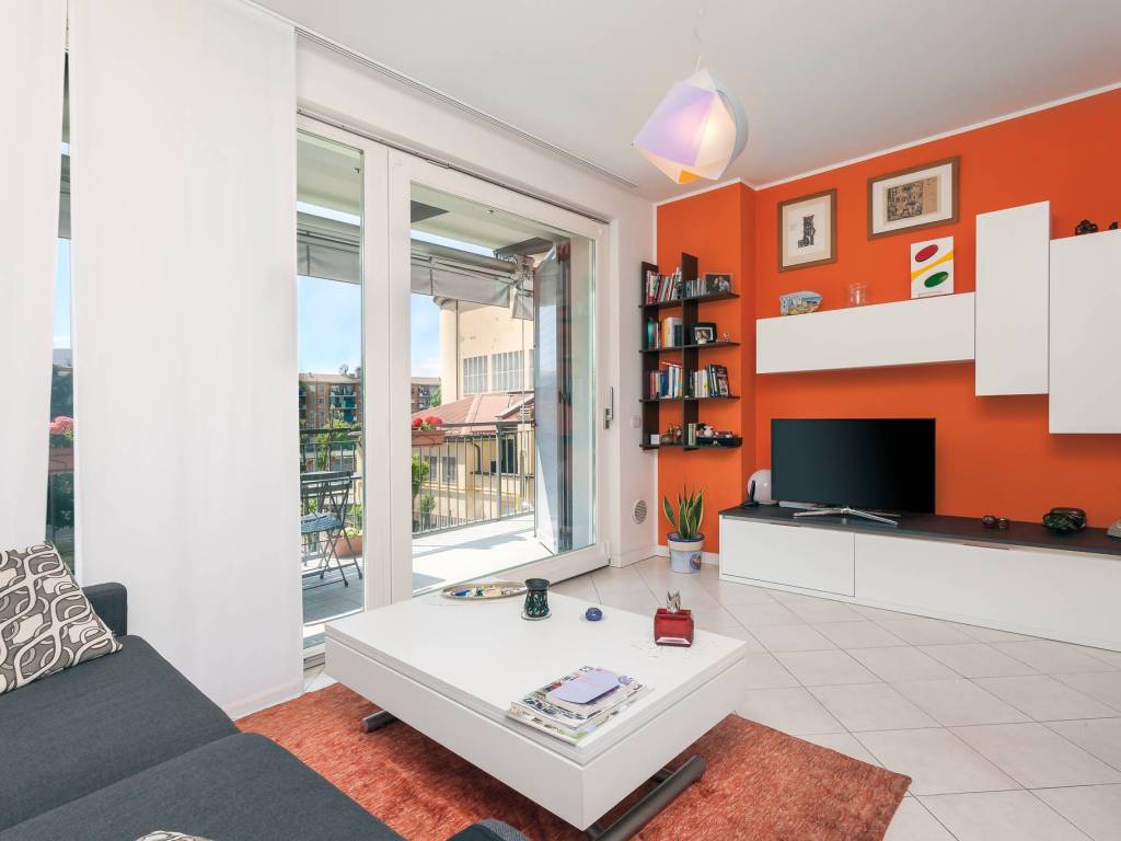 appartamento in vendita a Milano in zona Lorenteggio