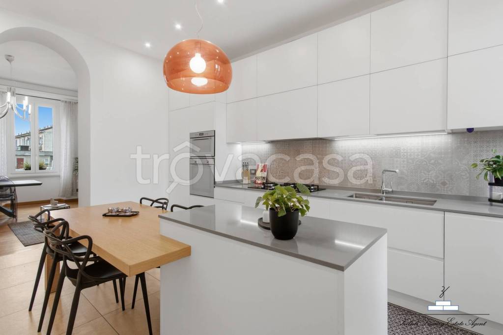 appartamento in vendita a Milano in zona Isola