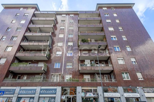 appartamento in vendita a Milano in zona Lorenteggio
