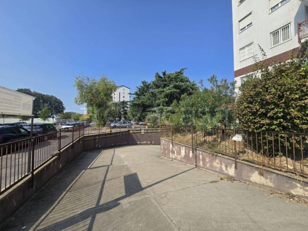 box auto in vendita a Milano in zona Forze Armate