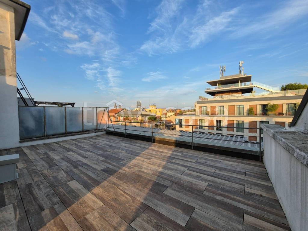 appartamento in vendita a Milano in zona Porta Genova