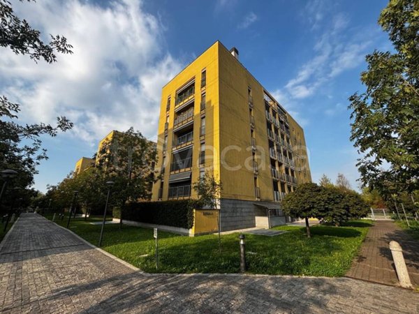 appartamento in vendita a Milano in zona Famagosta