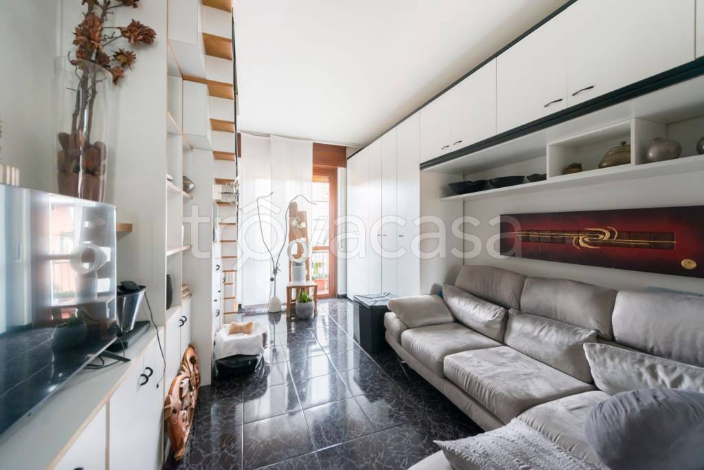 appartamento in vendita a Milano in zona Gorla