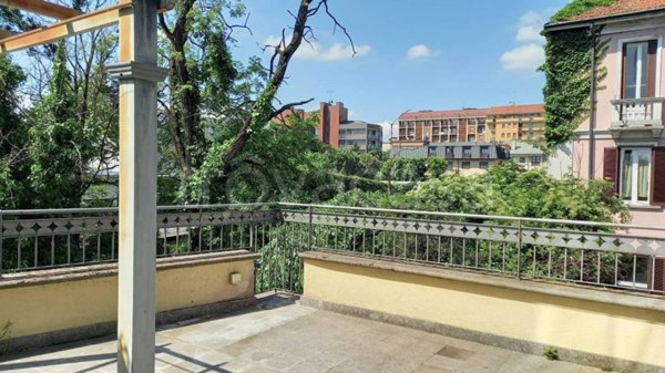 appartamento in vendita a Milano in zona Piazzale Lodi