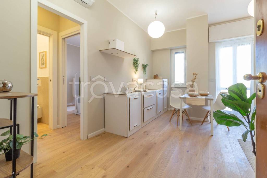 appartamento in vendita a Milano in zona Famagosta