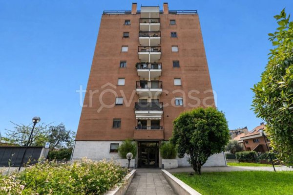 appartamento in vendita a Milano in zona Barona