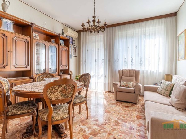 appartamento in vendita a Milano in zona Niguarda