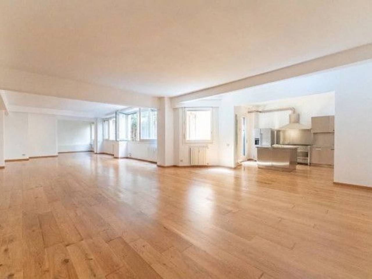 appartamento in vendita a Milano in zona Sant'Ambrogio