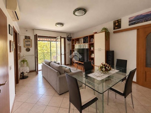 appartamento in vendita a Milano in zona Famagosta